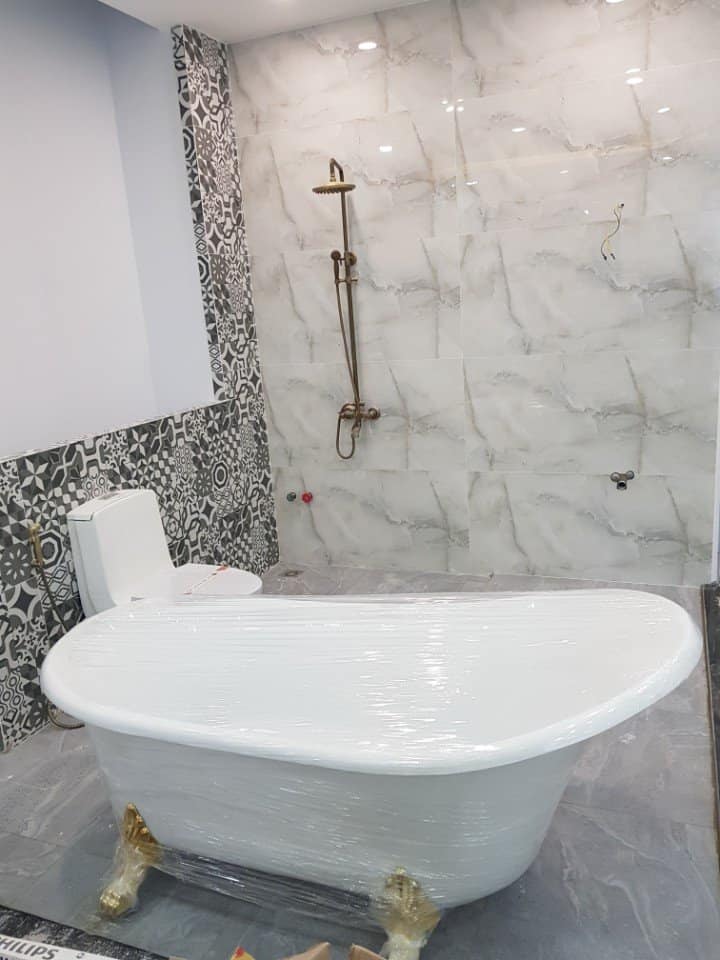 bồn tắm bằng đá