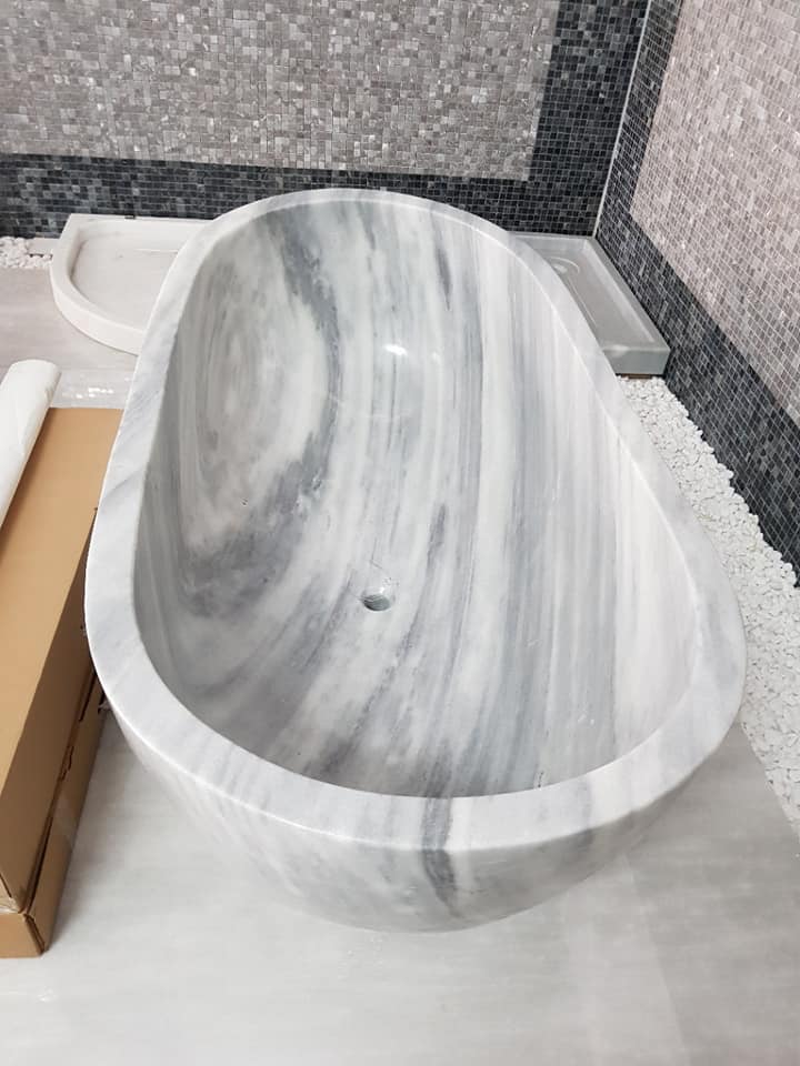 bồn tắm bằng đá